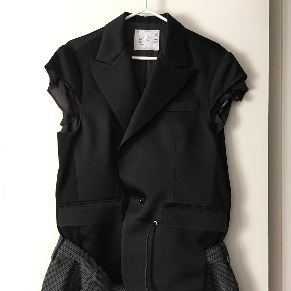 New SACAI Runway 3138 Black + Pinstripe Dress 3 M - Picture 2 of 10
